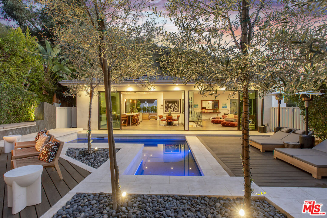 8145 Willow Glen Rd