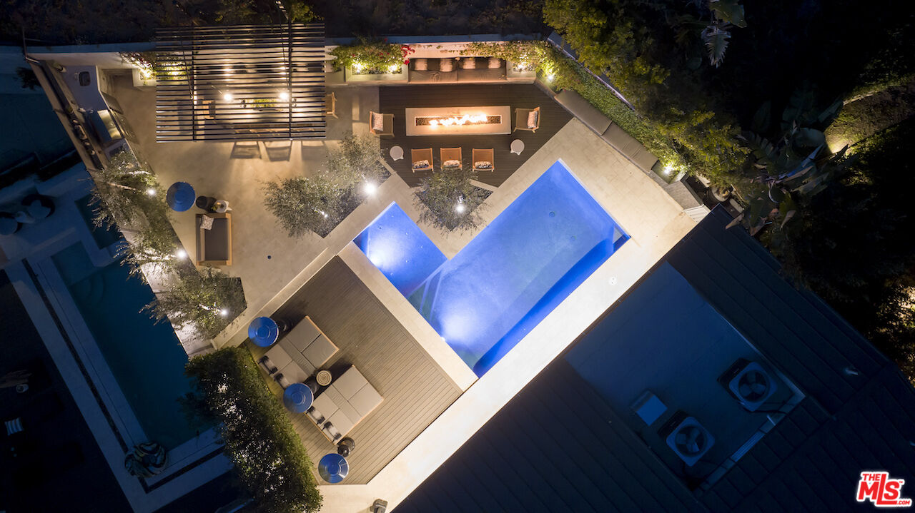8145 Willow Glen Rd