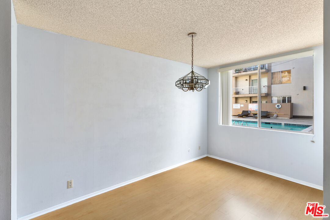 927 N Kings Rd Unit: 114