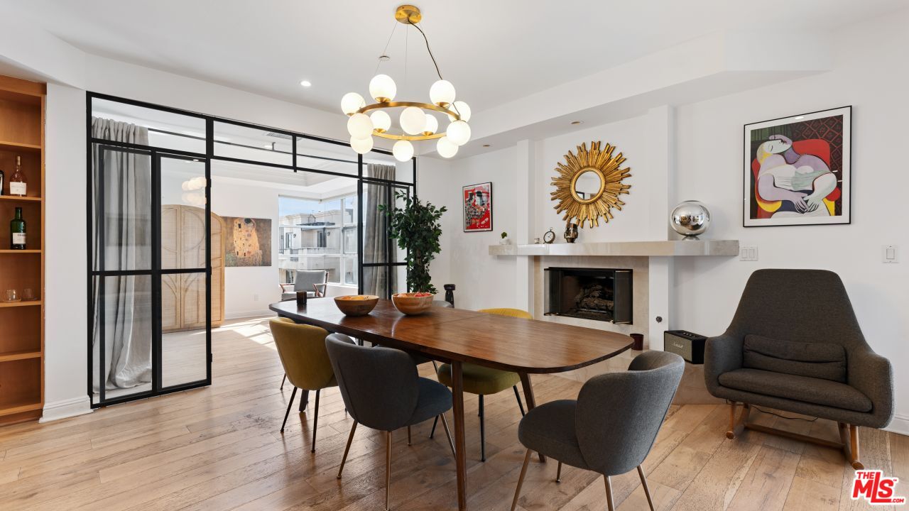 1521 Greenfield Ave Unit: 305