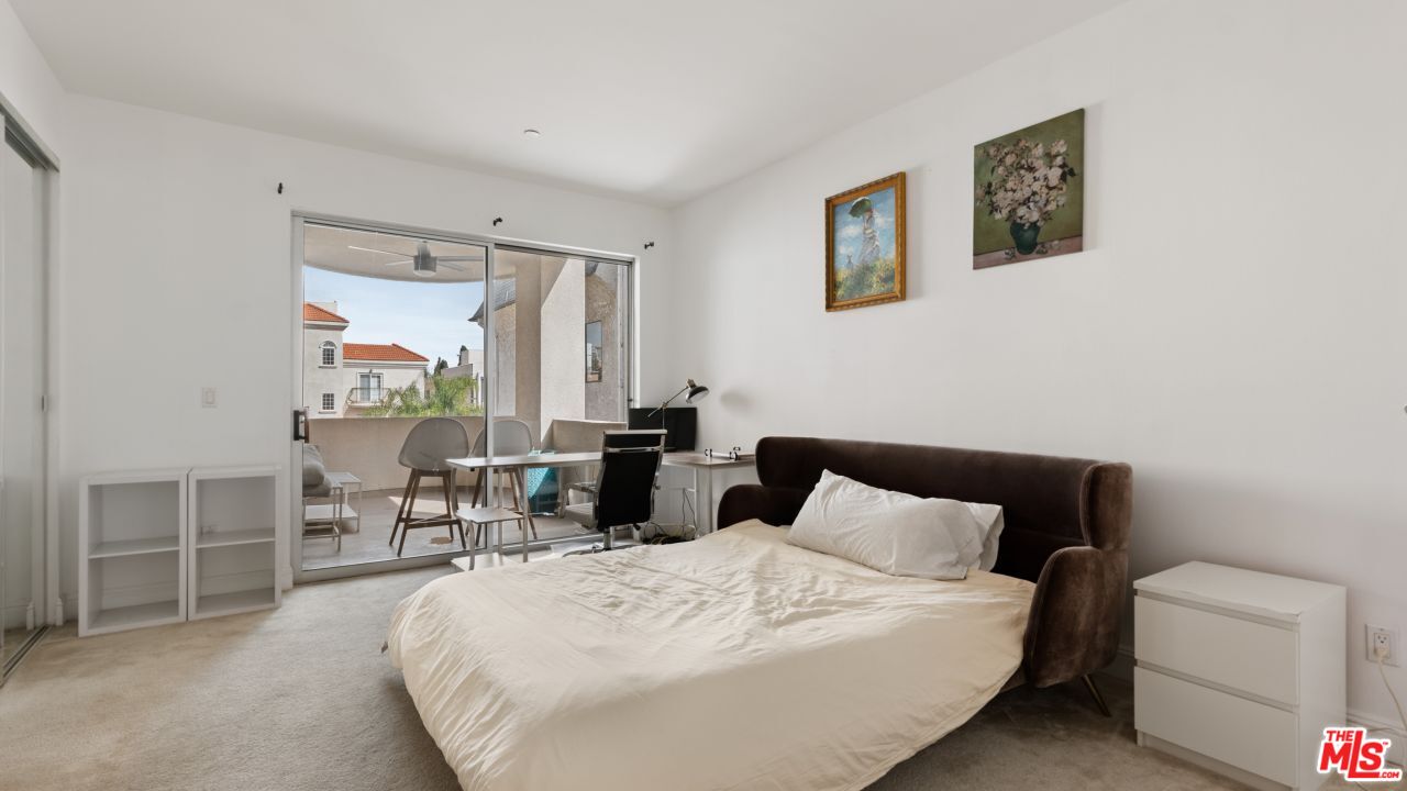 1521 Greenfield Ave Unit: 305