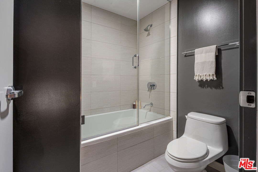 530 S Hewitt St Unit: 517