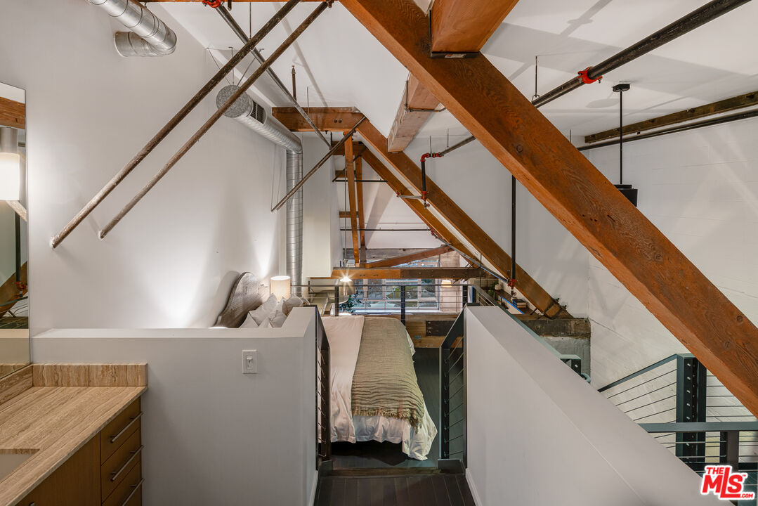 530 S Hewitt St Unit: 517