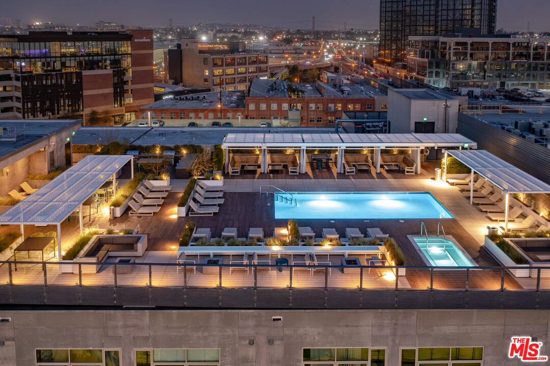 530 S Hewitt St Unit: 517
