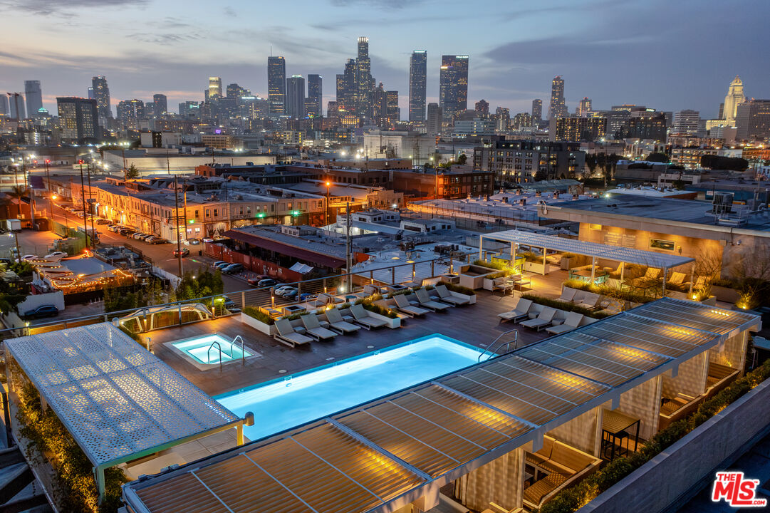 530 S Hewitt St Unit: 517