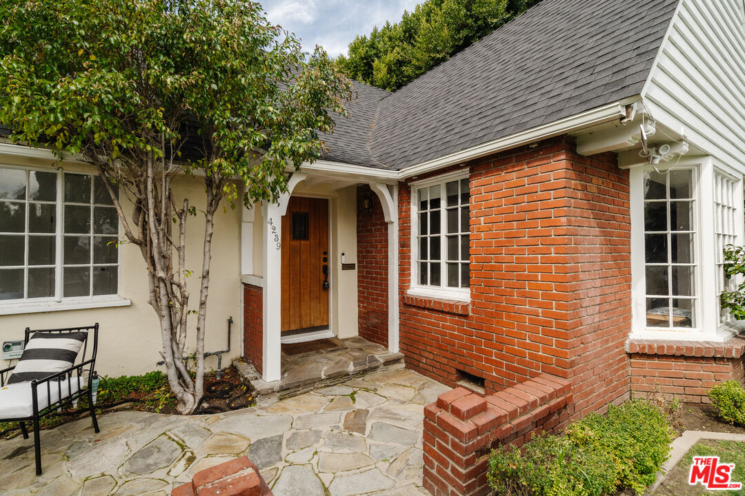4239 Denny Ave