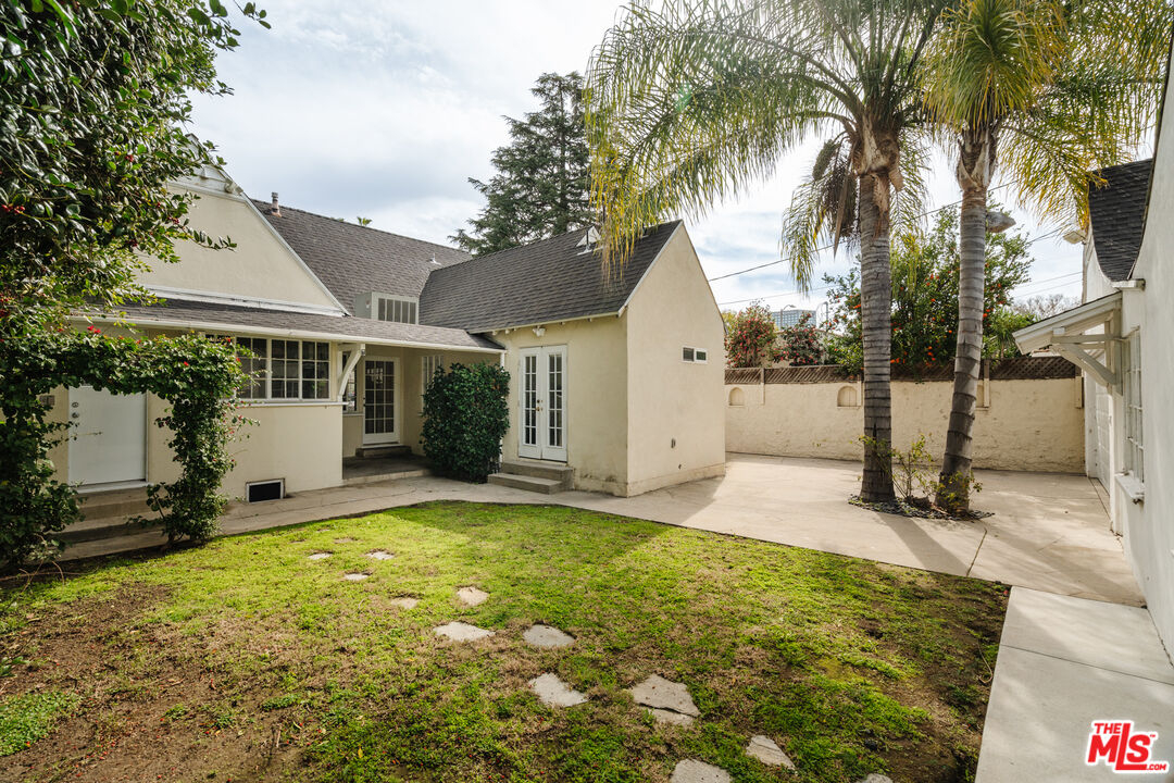 4239 Denny Ave