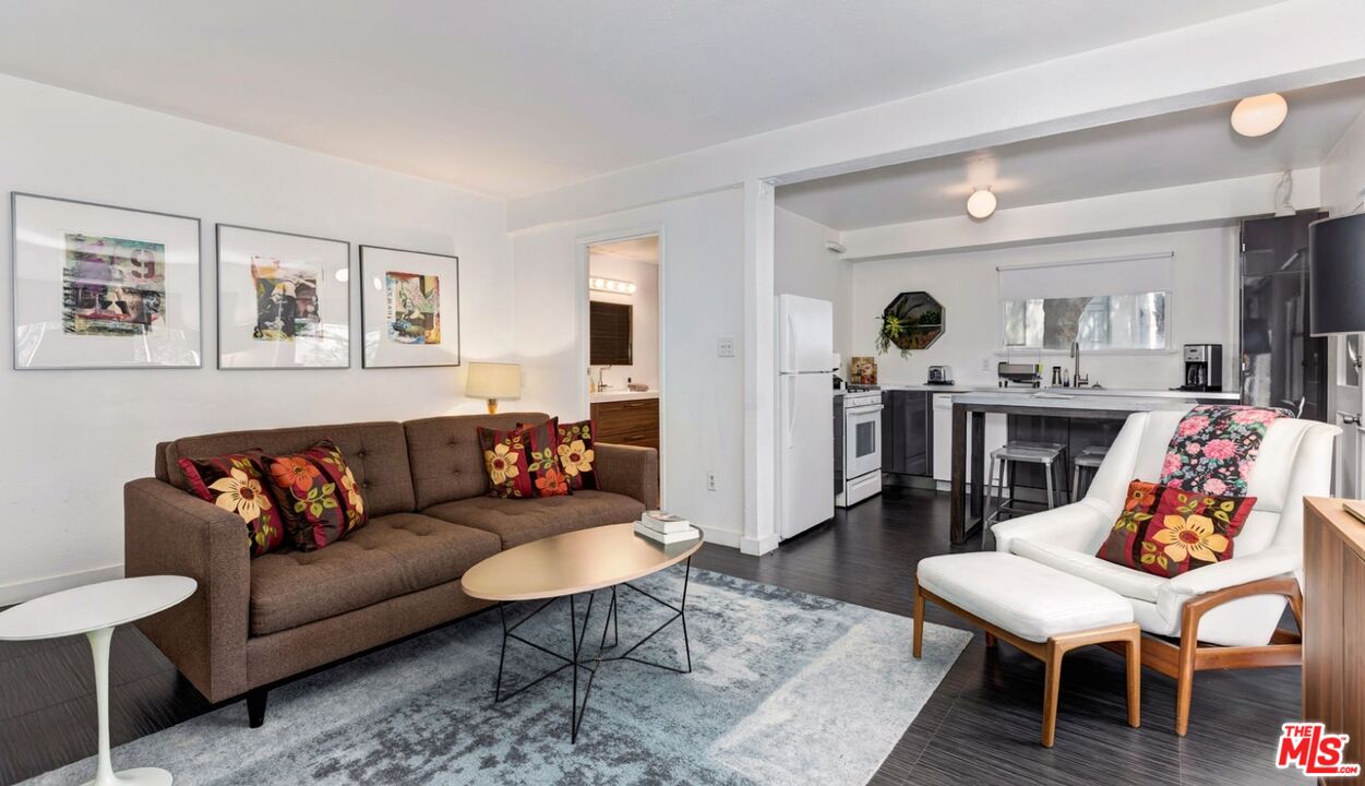 806 Westmount Dr Unit: #3