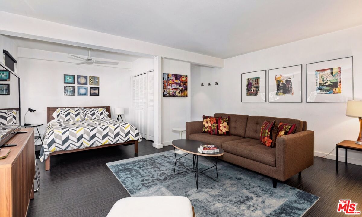 806 Westmount Dr Unit: #3