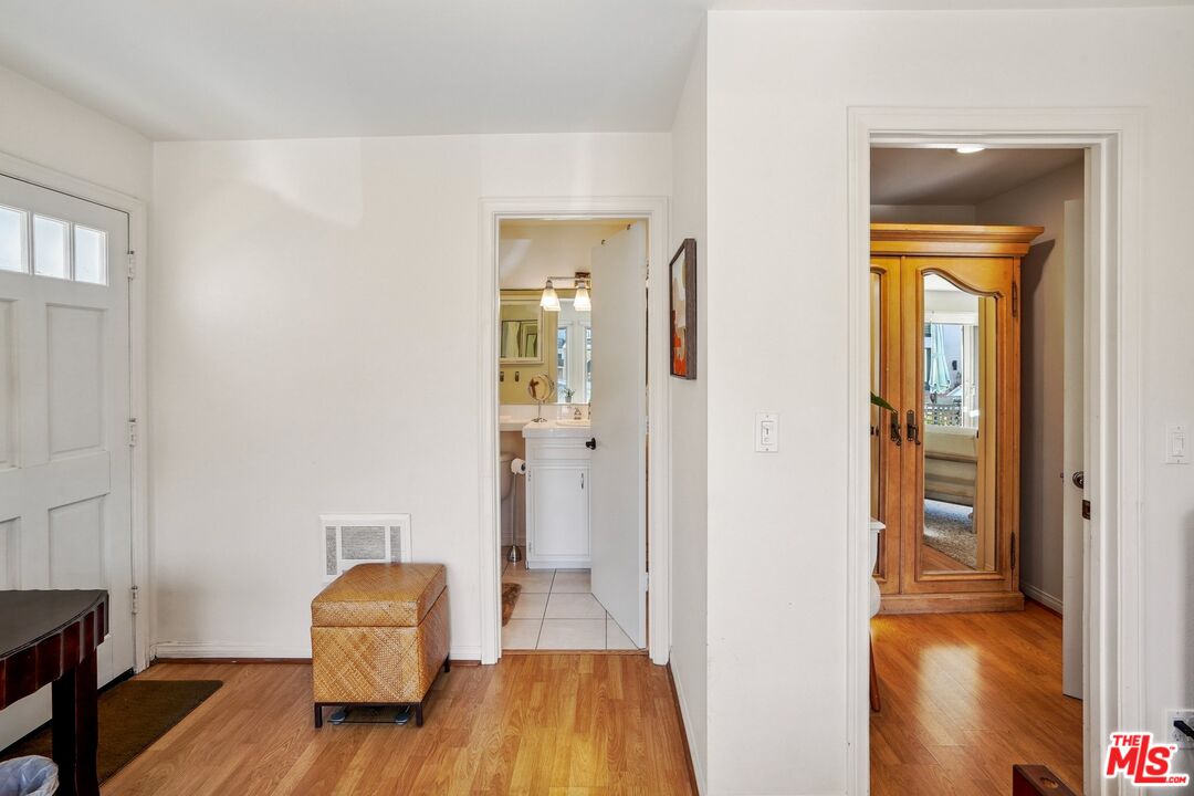 111 39th St