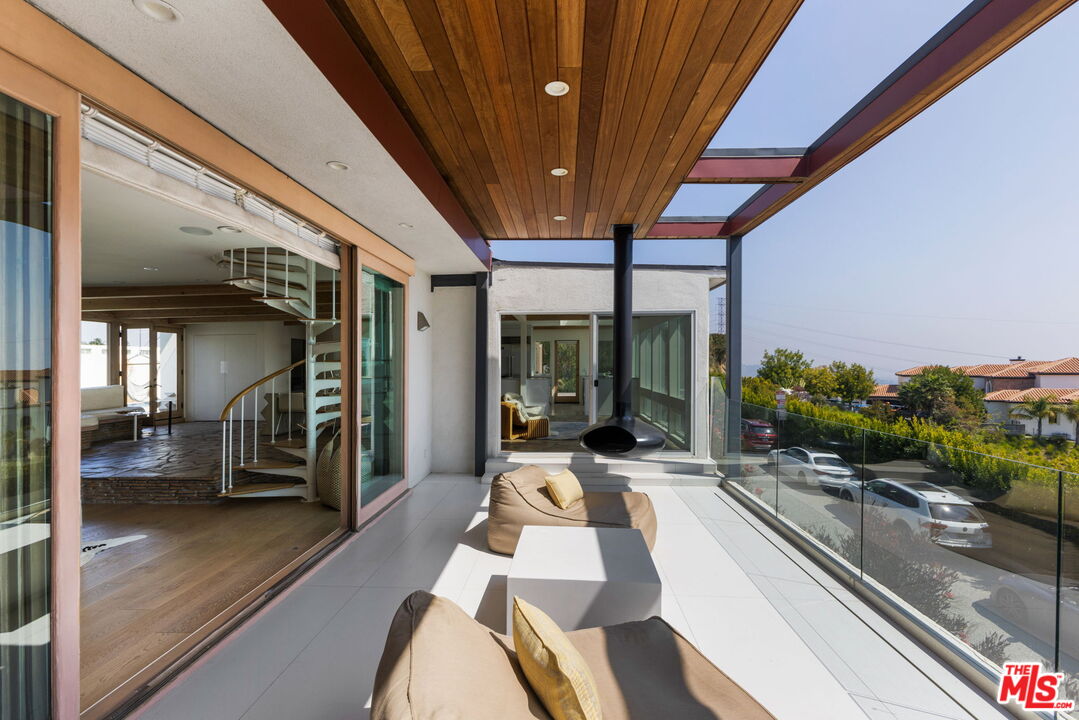 2443 Solar Dr