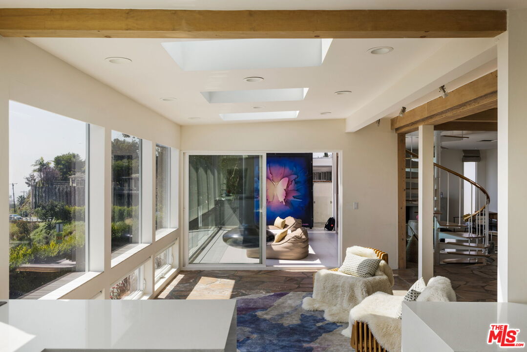 2443 Solar Dr