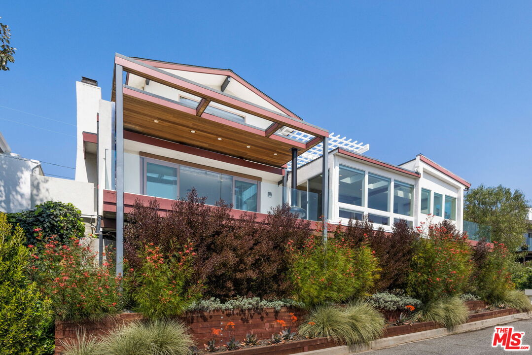 2443 Solar Dr