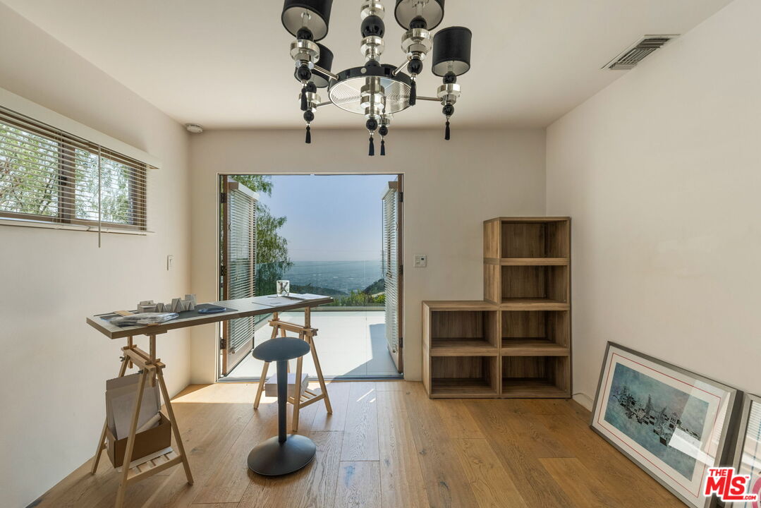 2443 Solar Dr