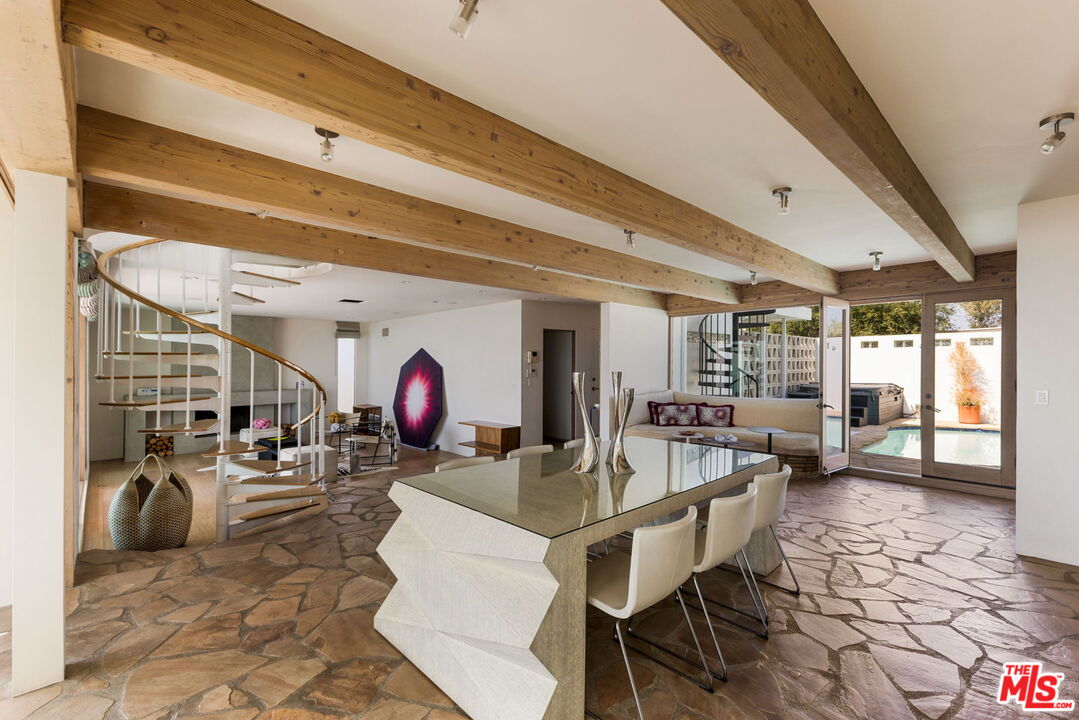 2443 Solar Dr