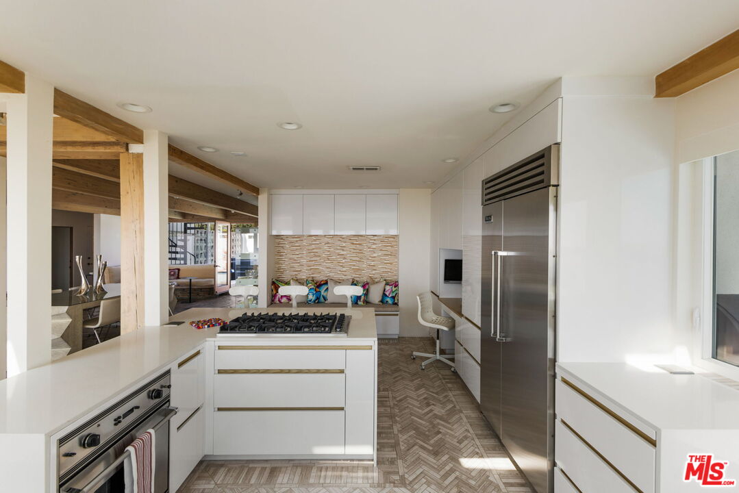 2443 Solar Dr