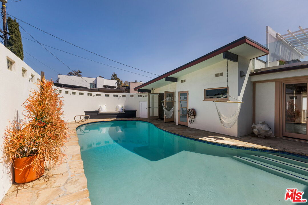 2443 Solar Dr