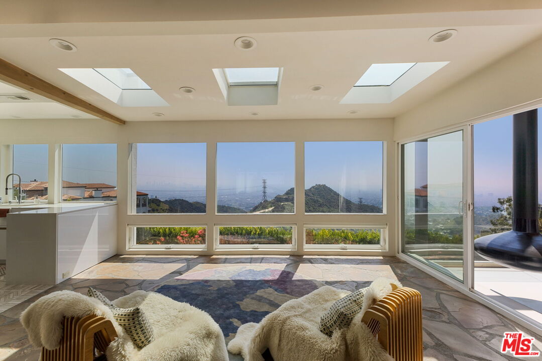 2443 Solar Dr