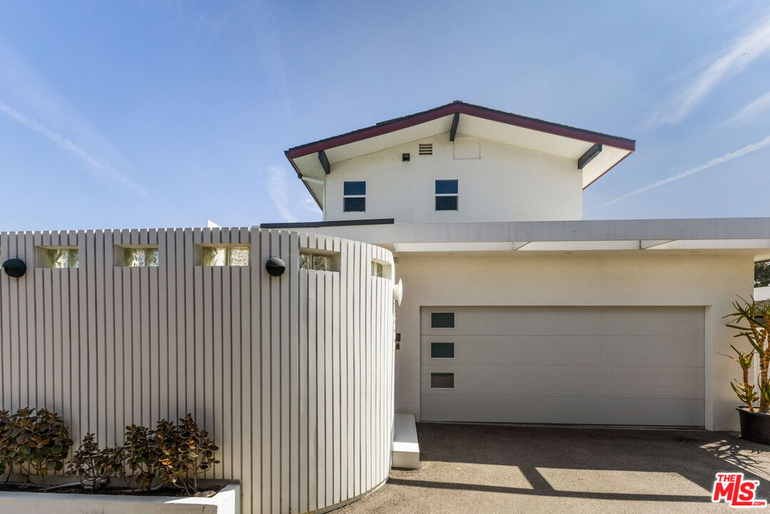2443 Solar Dr