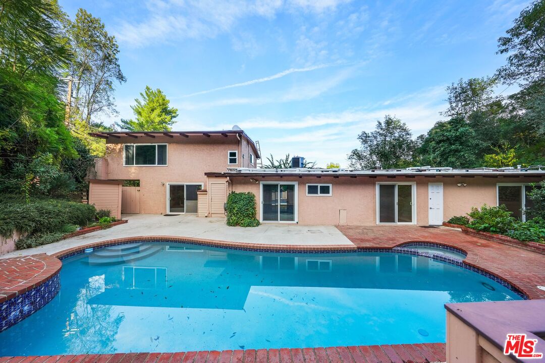 2386 Sunset Heights Dr