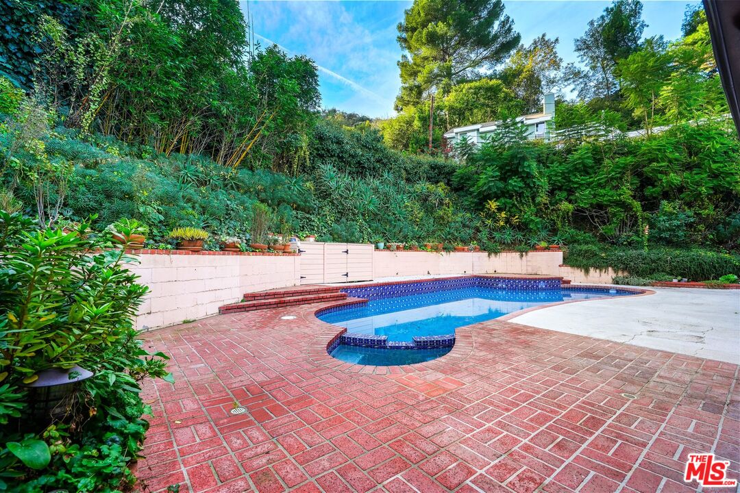2386 Sunset Heights Dr
