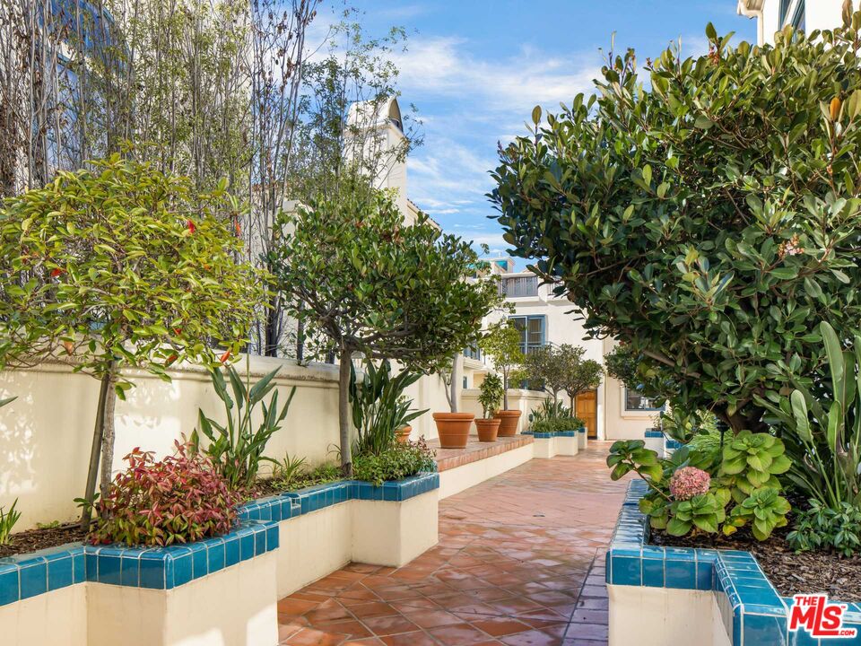 1128 Princeton St Unit: 8