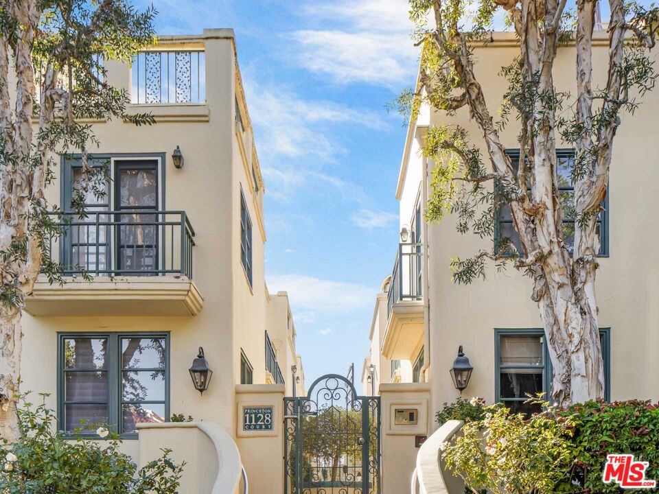 1128 Princeton St Unit: 8