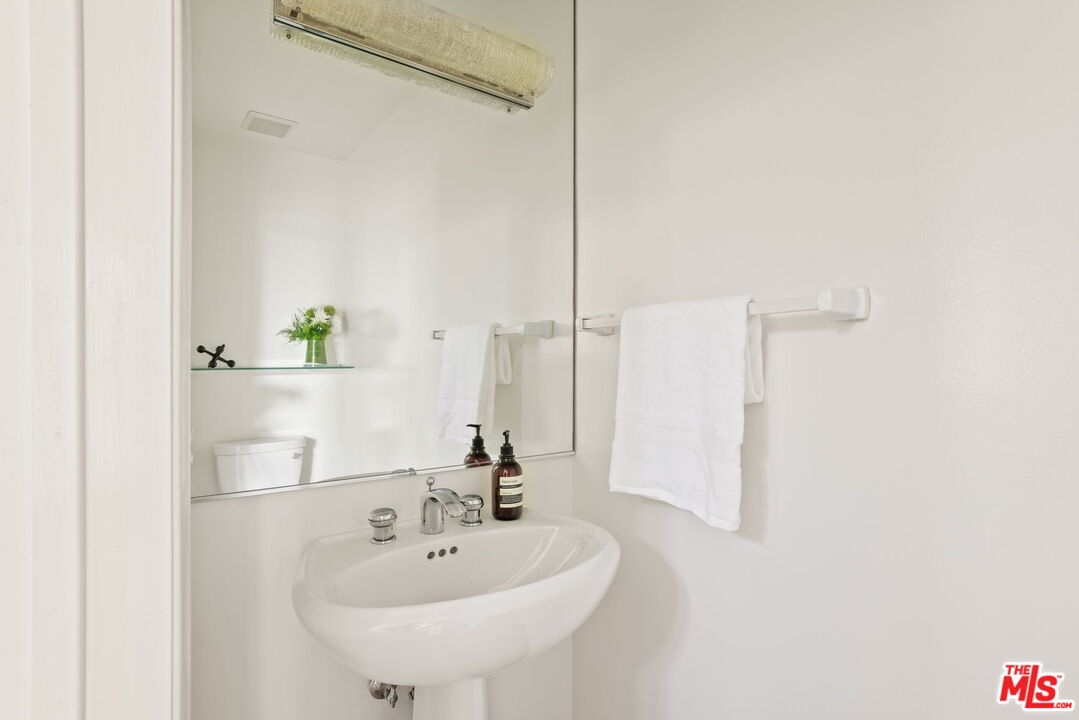 1128 Princeton St Unit: 8