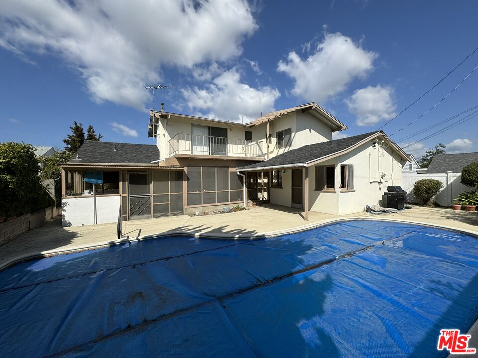 8004 El Manor Ave