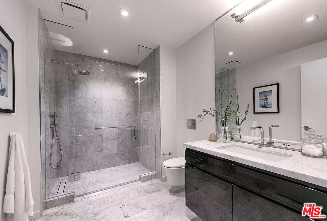 9000 W 3rd St Unit: 308