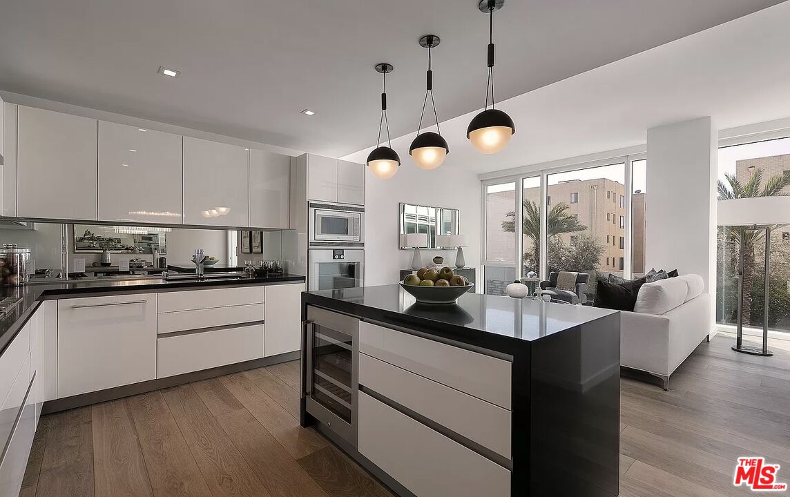 9000 W 3rd St Unit: 308