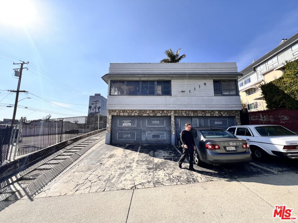 1117 N Clark St