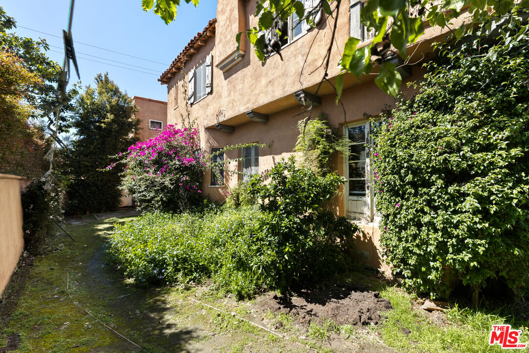 265 S El Camino Dr
