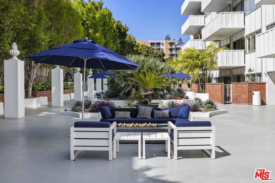 7135 Hollywood Blvd Unit: 201