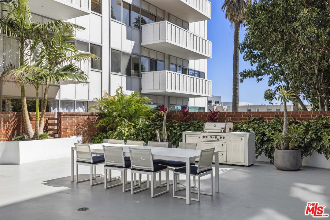 7135 Hollywood Blvd Unit: 201
