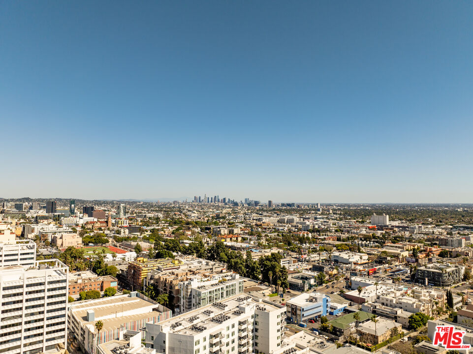 7135 Hollywood Blvd Unit: 201