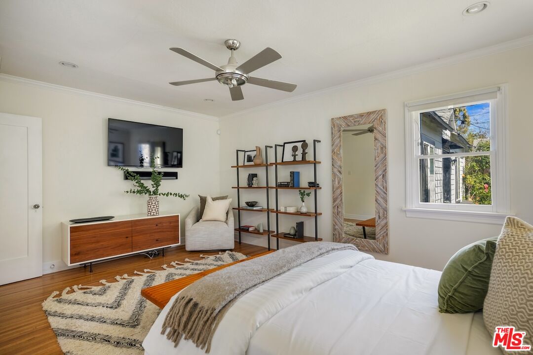 1332 S Ogden Dr
