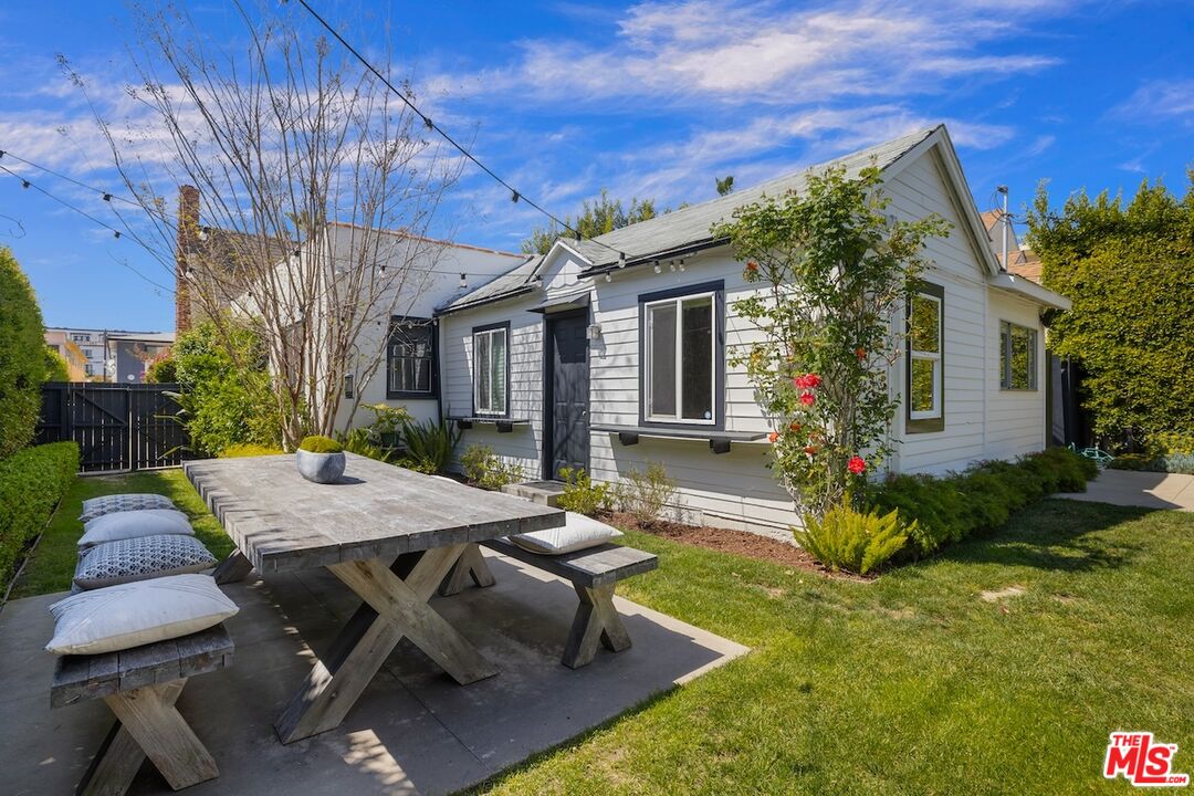 1332 S Ogden Dr