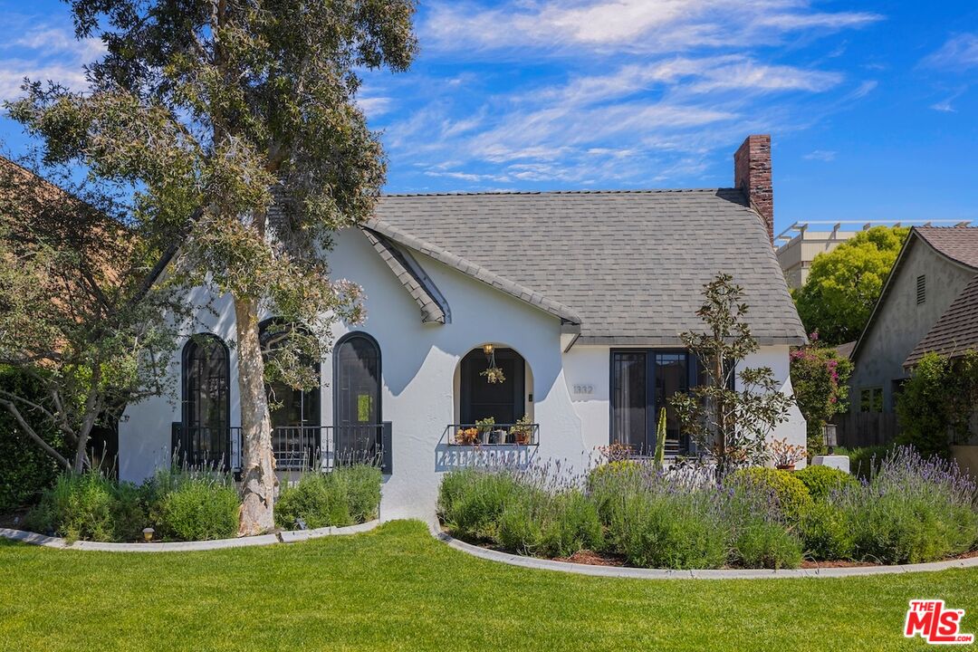 1332 S Ogden Dr