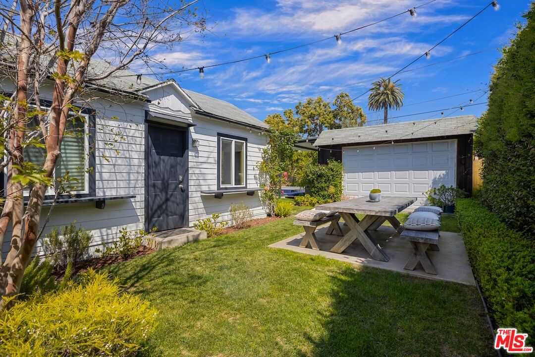 1332 S Ogden Dr