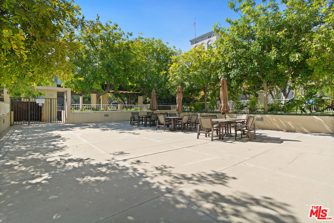 600 W 9th St Unit: 206