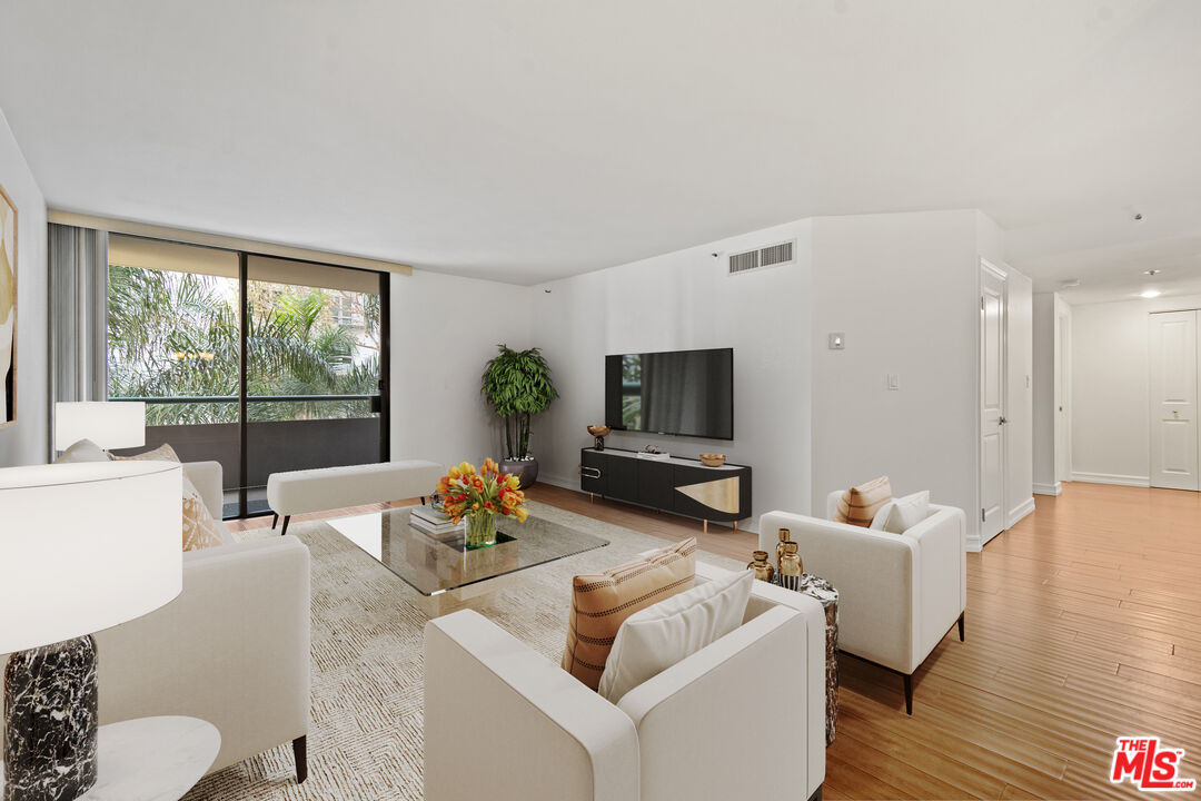 600 W 9th St Unit: 206