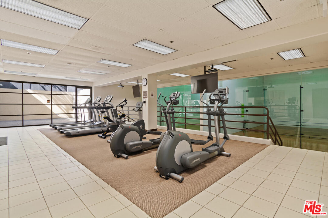 600 W 9th St Unit: 206