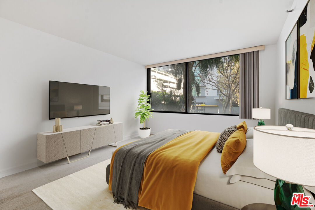 600 W 9th St Unit: 206