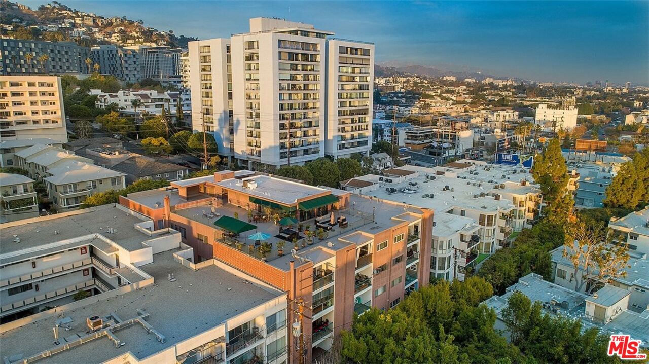 8550 Holloway Dr Unit: 301