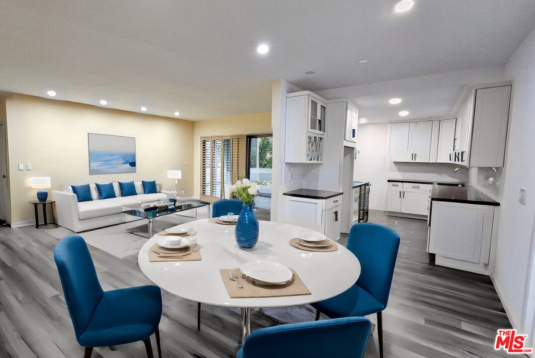 8550 Holloway Dr Unit: 301