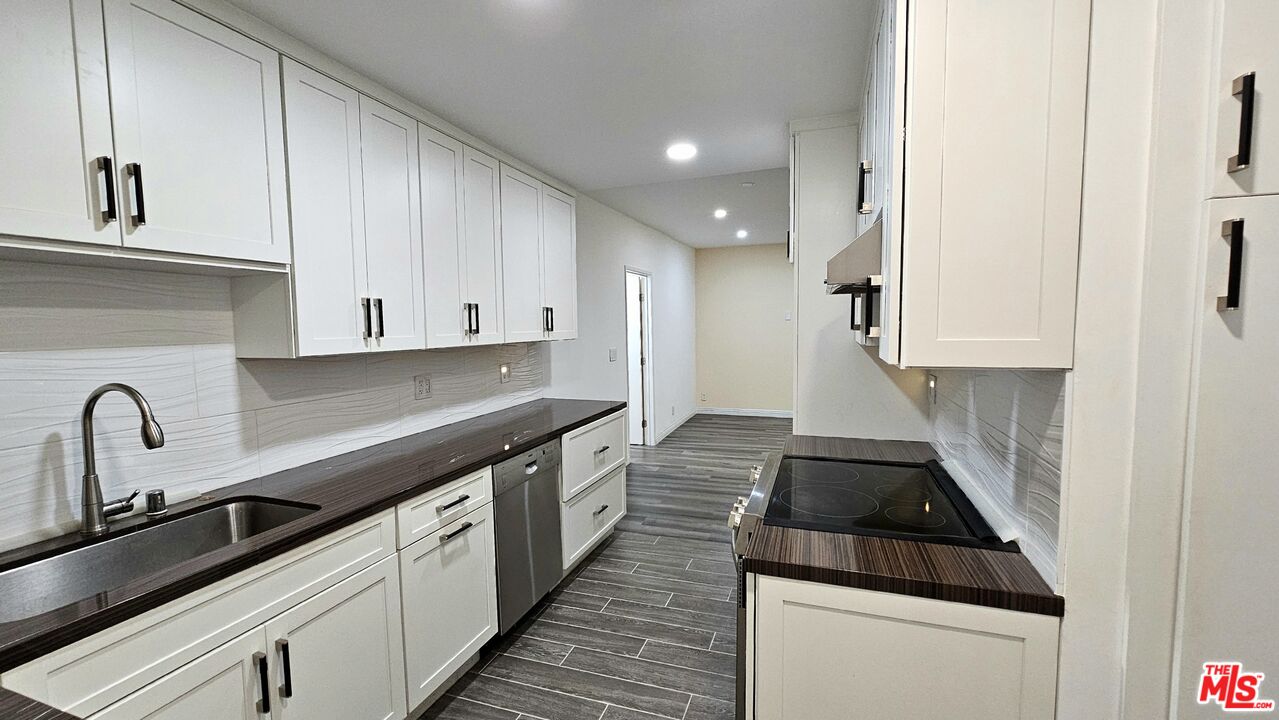 8550 Holloway Dr Unit: 301