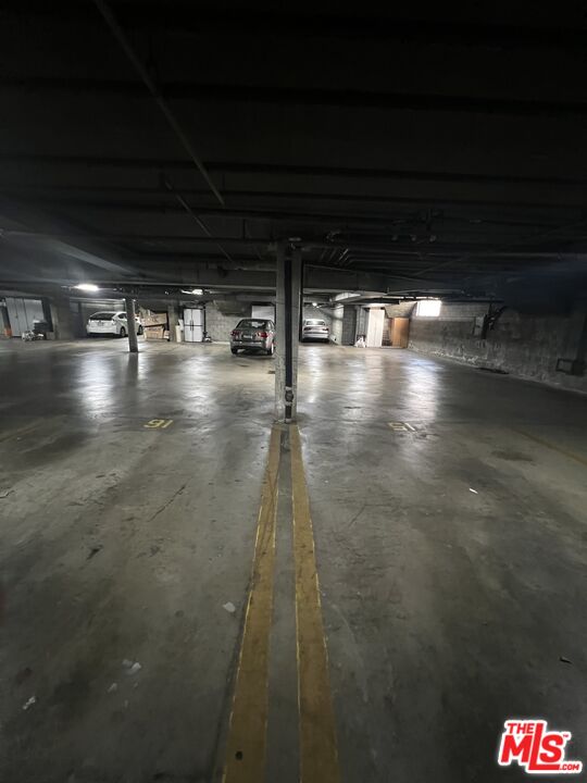 2216 S Bentley Ave Unit: 11