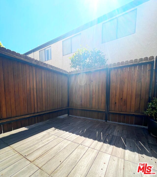 2216 S Bentley Ave Unit: 11