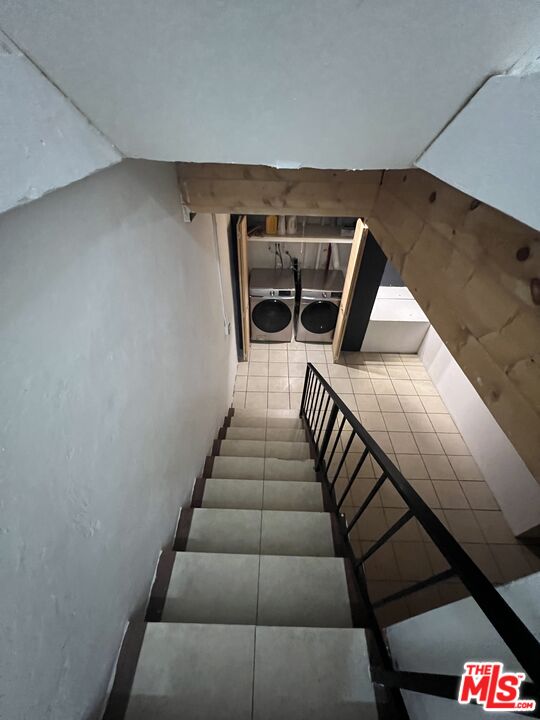 2216 S Bentley Ave Unit: 11